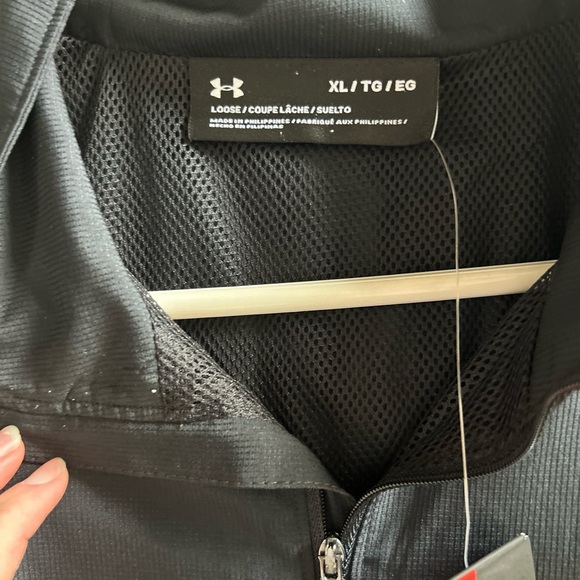 Under Armour NWT Men's woven 1/2 zip pullover windbreaker XL athletic casual - Picture 6 of 8